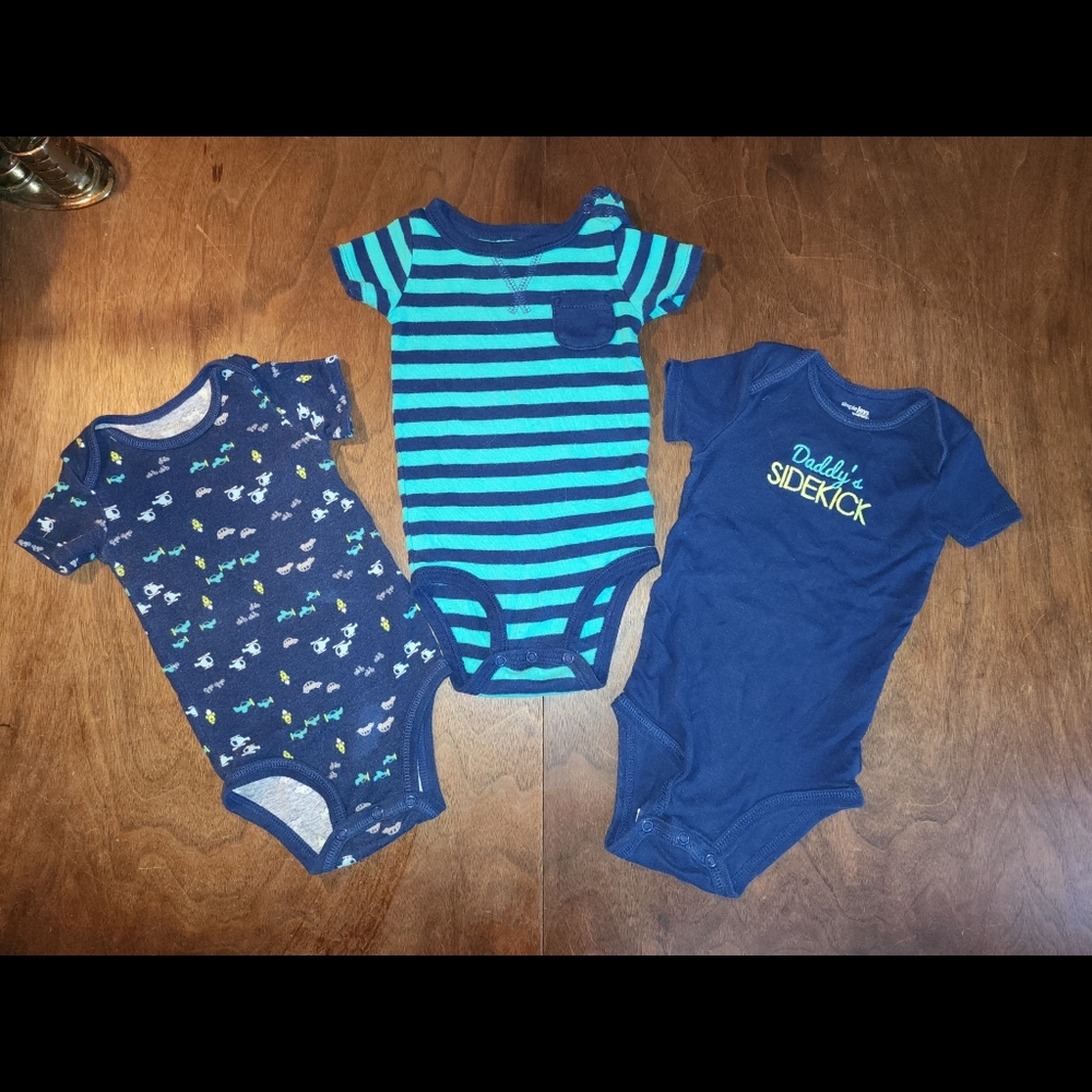 Carter's 6-9 month Onesie Bundle
